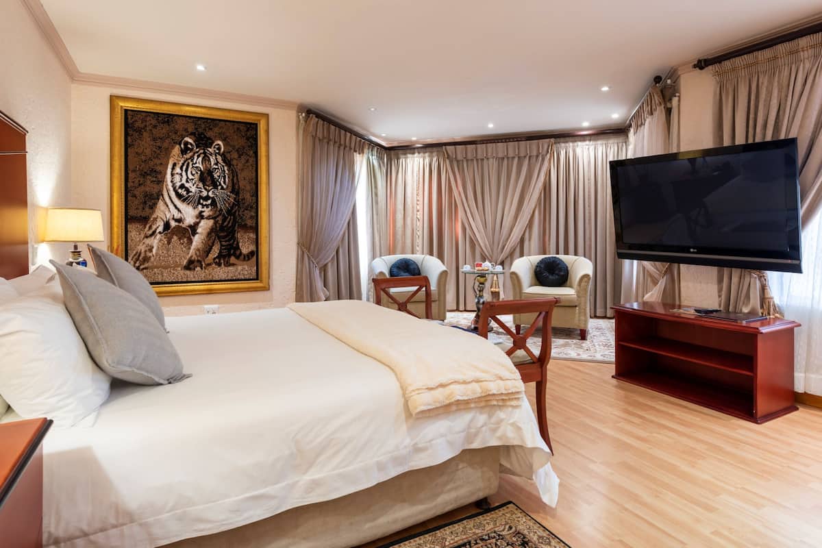 suite | premium bedding, tempur-pedic beds, blackout curtains, travel cot