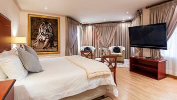 Suite | Premium bedding, Tempur-Pedic beds, blackout curtains, travel cot