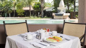 Free daily full breakfast