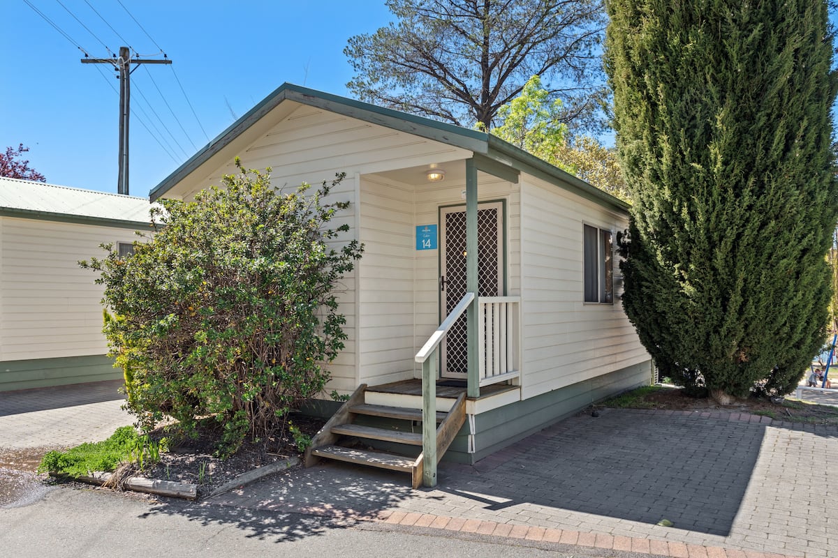 Standard 2 Bedroom Cabin | Terrace/patio