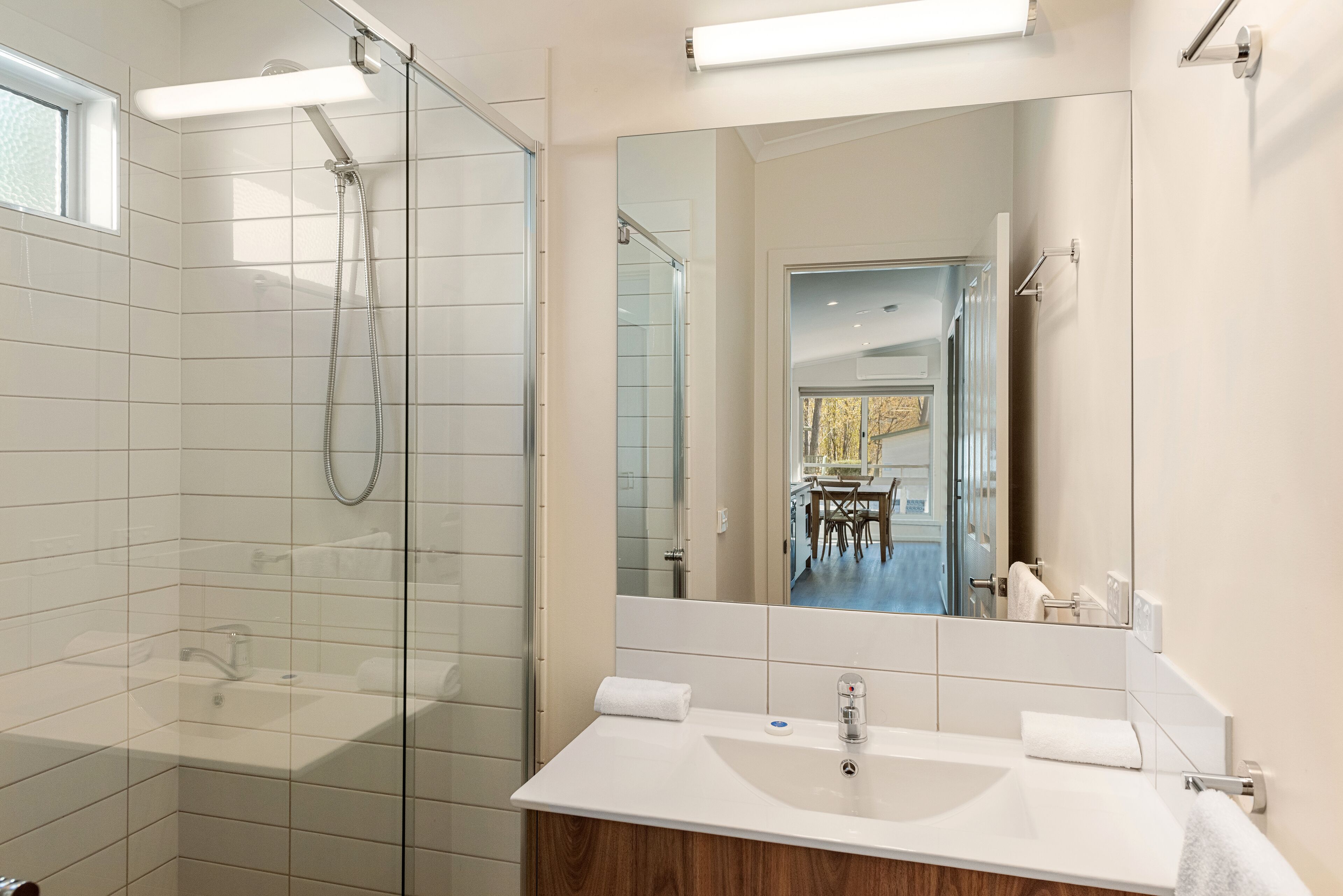 Deluxe 2 Bedroom Cabin - Fireplace | Bathroom | Towels, soap, toilet paper