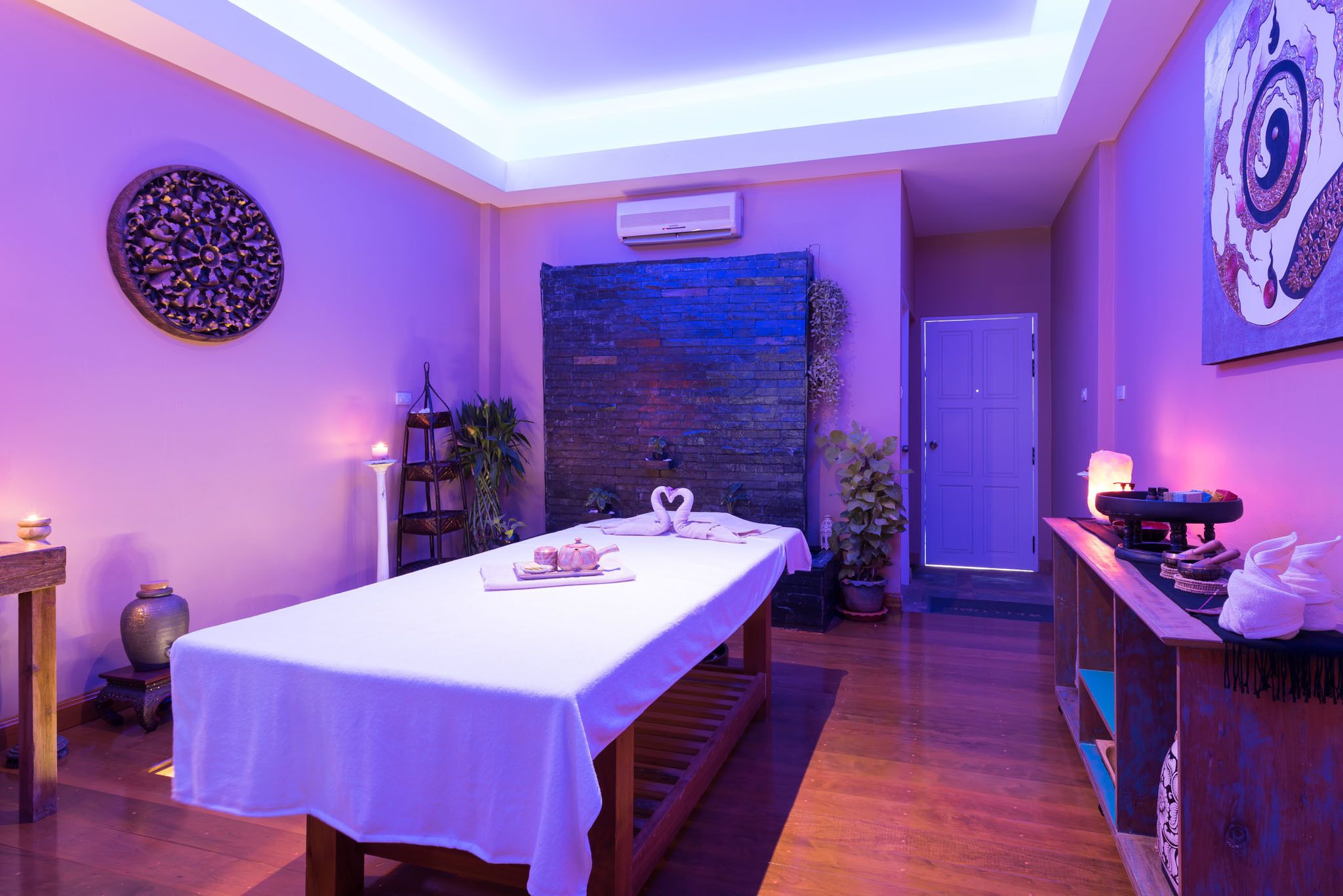body treatments, aromatherapy, hot stone massages, deep-tissue massages