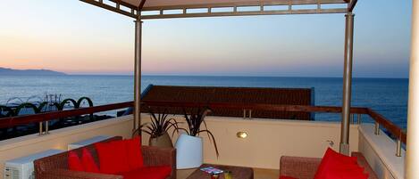 Penthouse With Sea View | Vista del balcone