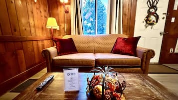 Grand Cottage | Living area