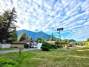 Exterior - Richca Chalets Resort (Hope)