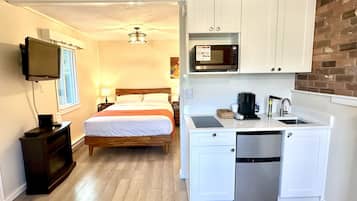 Brickwood Cottage, 1 Queen Bed, Kitchenette | Een strijkplank/strijkijzer, gratis wifi, beddengoed