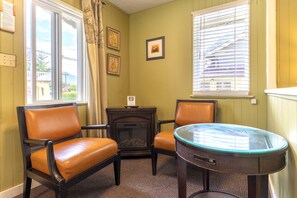 Mini Cottage | Living area