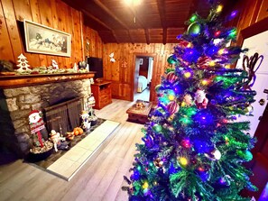 Grand Cottage | Living area - Richca Chalets Resort (Hope)