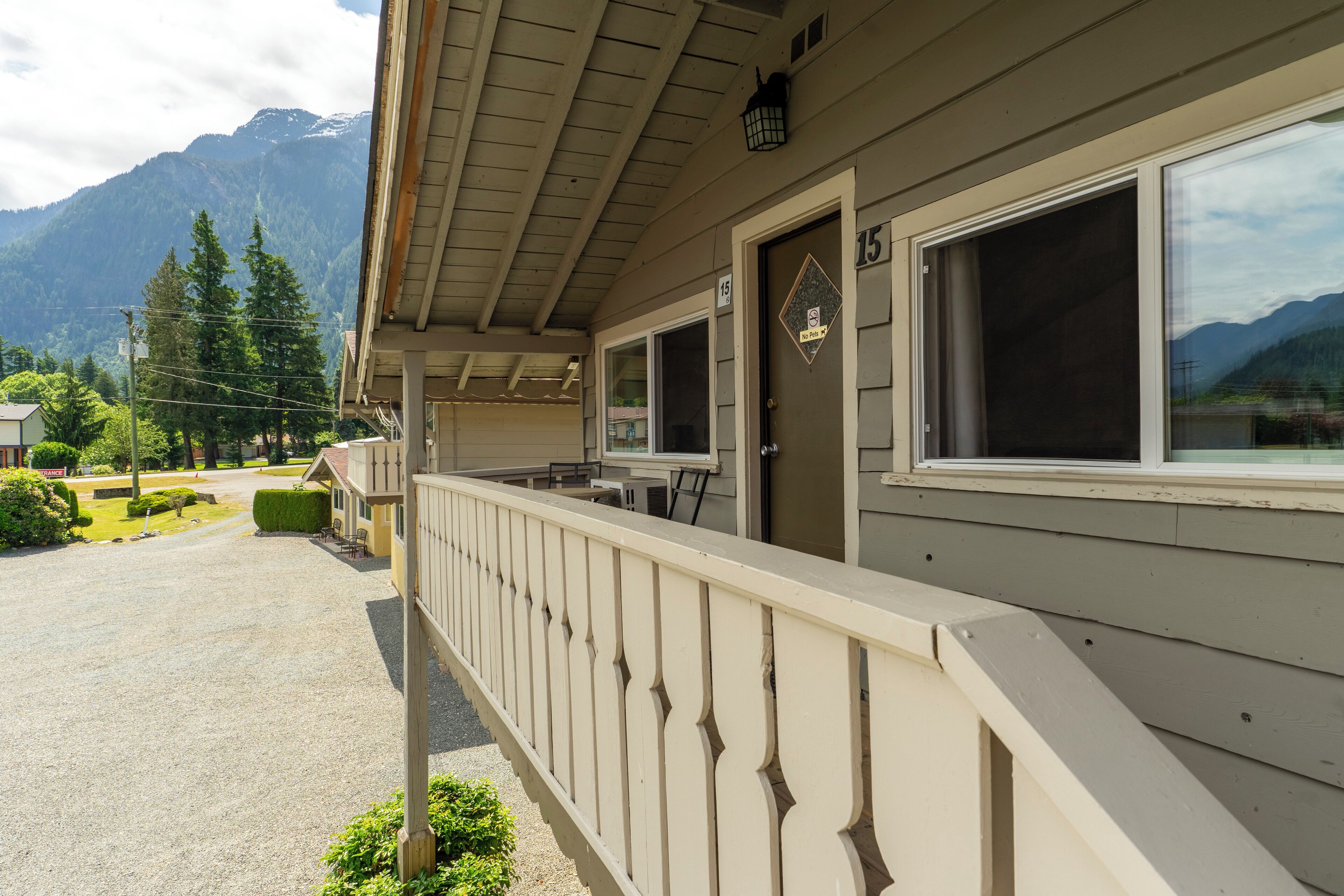 Swiss Cottage, 3 Queen Beds, Kitchen, Pet-Free | Terrace/patio