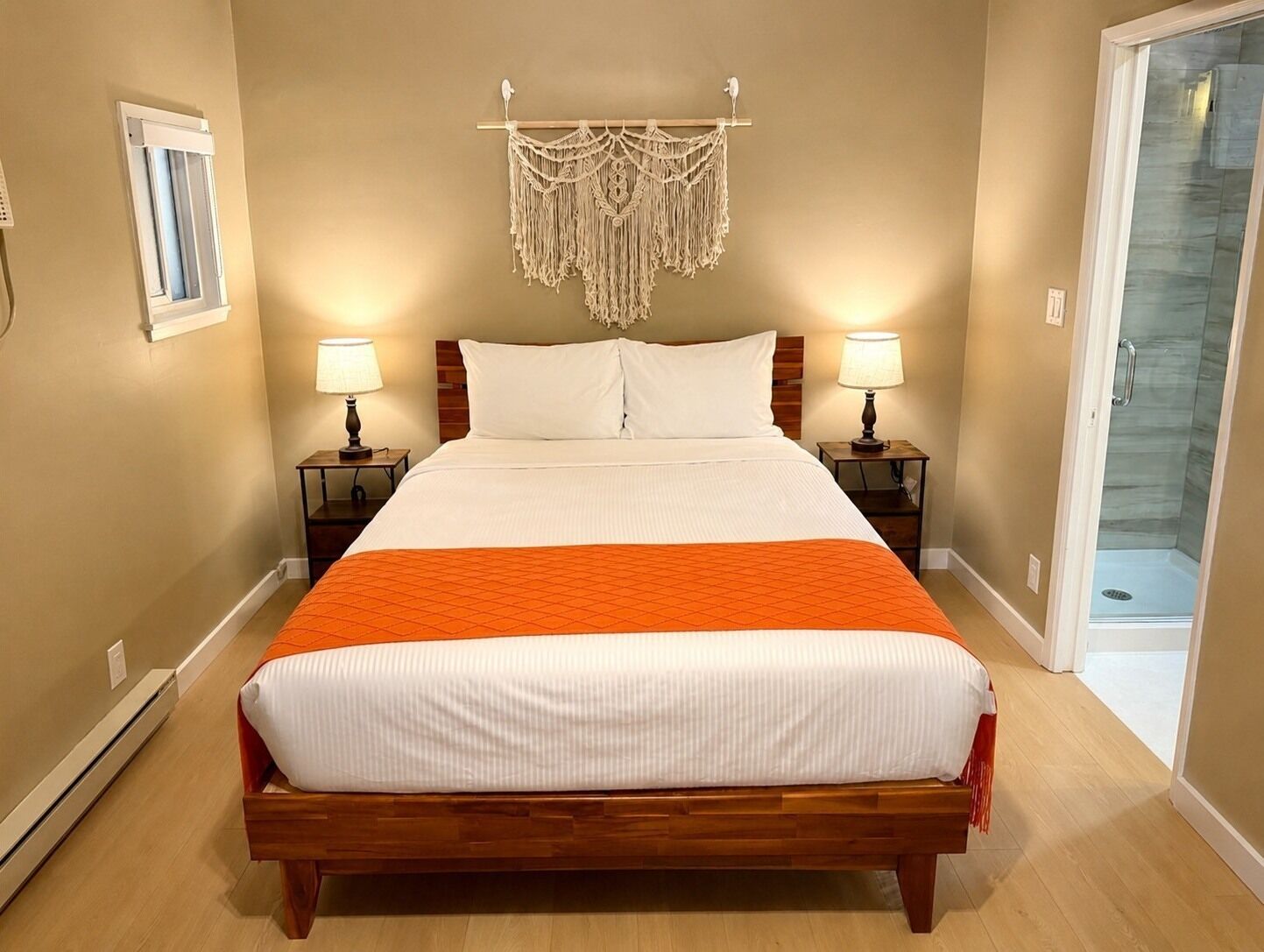 Habitación superior, vistas a la montaña | Decoración individual, tabla de planchar con plancha, wifi gratis