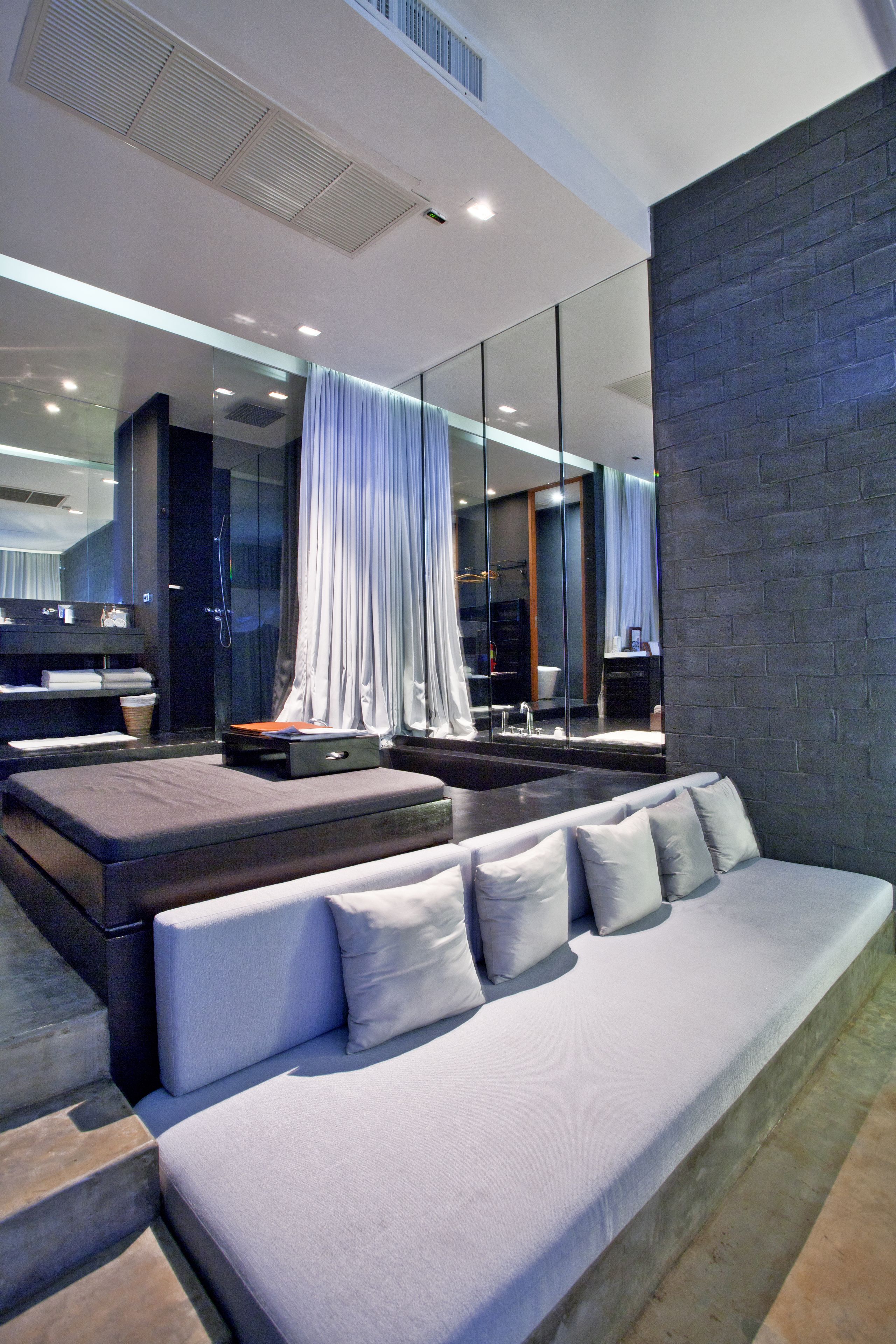 1 bedroom, premium bedding, down duvets, minibar