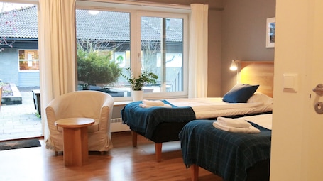 Double or Twin Room | Laptop workspace, blackout drapes, free WiFi, bed sheets