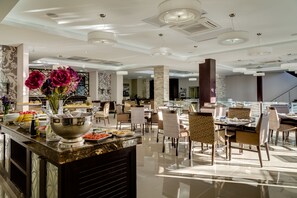 Daily buffet breakfast (NGN 14 per person)