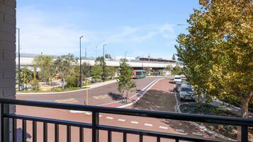 Standard Room, 1 Queen Bed