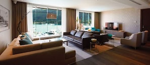 Suite – president | Oppholdsrom | En 42-tommers LED-TV med digitale kanaler samt smart-TV