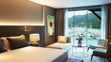 Presidential Suite | In-room safe, desk, blackout curtains, soundproofing