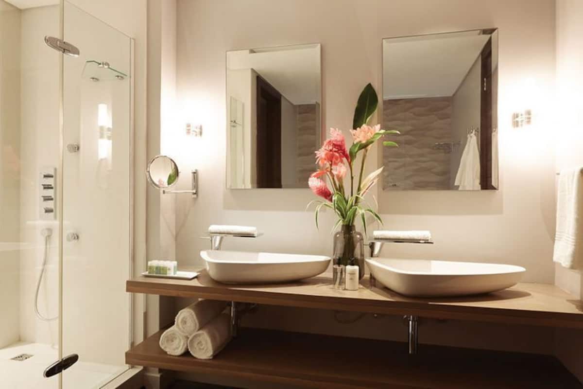 presidential suite | bathroom | shower, designer toiletries, hair dryer, bathrobes