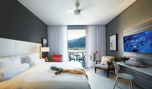 ตู้นิรภัยในห้องพัก, โต๊ะทำงาน, ผ้าม่านกันแสง, ห้องเก็บเสียง