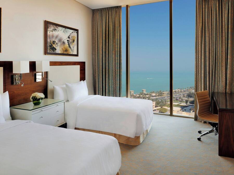 Premium bedding, in-room safe, desk, laptop workspace