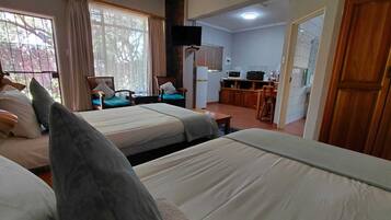 Selati 4 - Standard | In-room safe, individually decorated, individually furnished