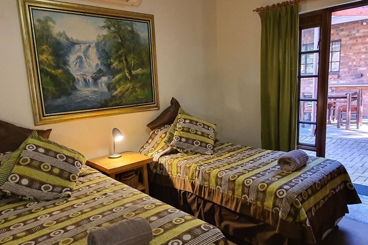 Tamboti 4 - Standard Twin | 1 bedroom, minibar, in-room safe, individually decorated