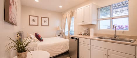 Suite Junior, plusieurs lits, coin cuisine | Cuisine privée