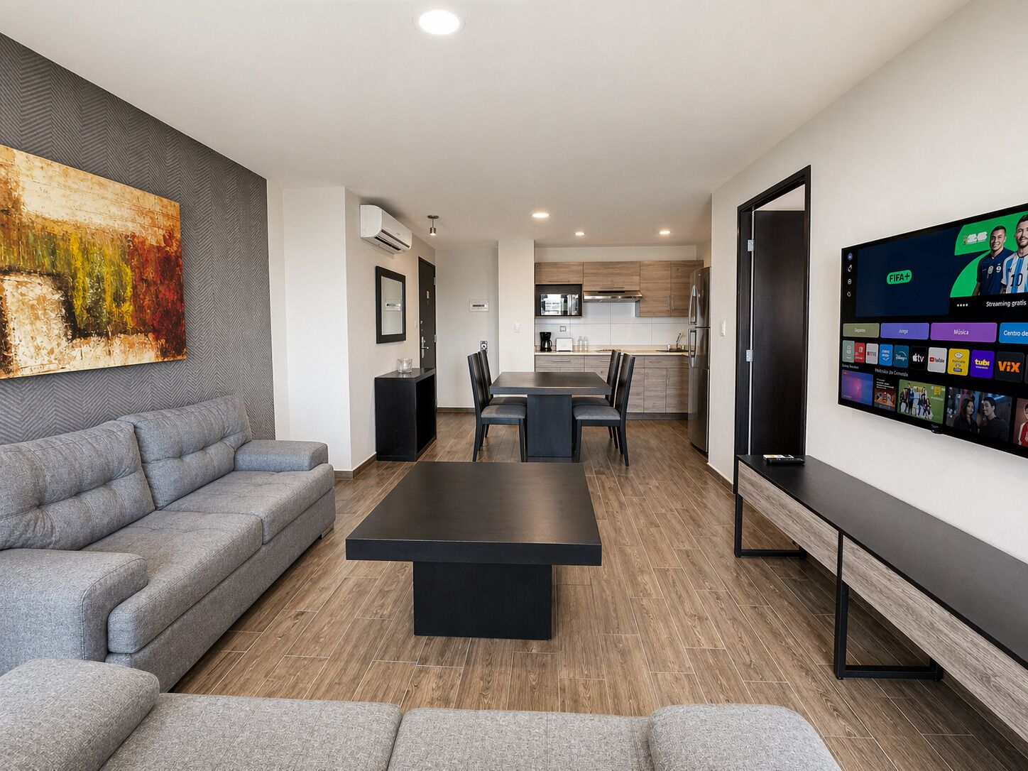 ผ้านวมขนเป็ด, ตู้นิรภัยในห้องพัก, ตกแต่งพิเศษโดยเฉพาะ, โต๊ะทำงาน