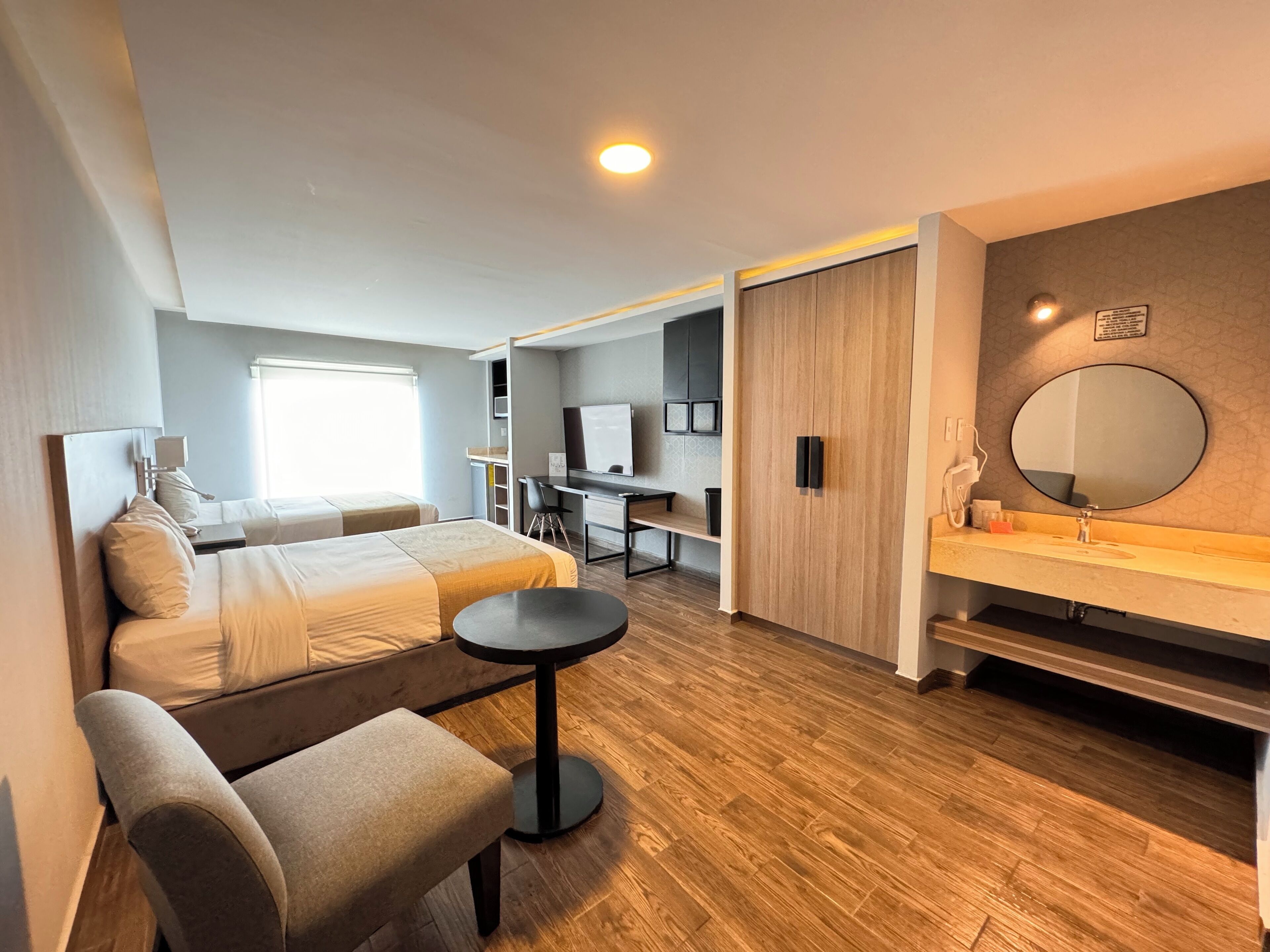 Comfort Single Room | Down comforters, in-room safe, individually furnished, desk