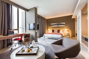 Premium bedding, minibar, in-room safe, desk