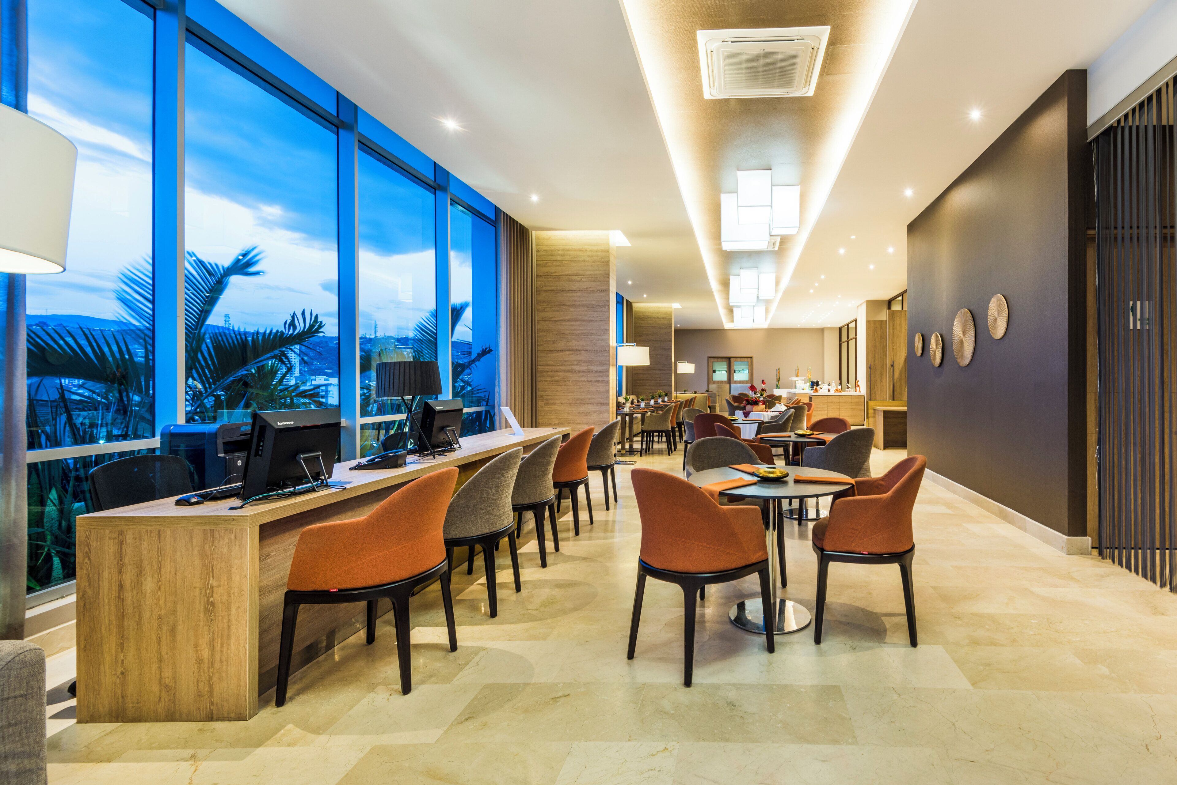 2 restaurants, breakfast, lunch, dinner served; international cuisine