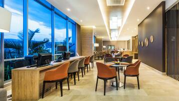 2 Restaurants, Frühstück, Mittagessen, Abendessen, internationale Küche