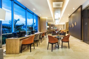 2 restaurants, spécialités Cuisine internationale