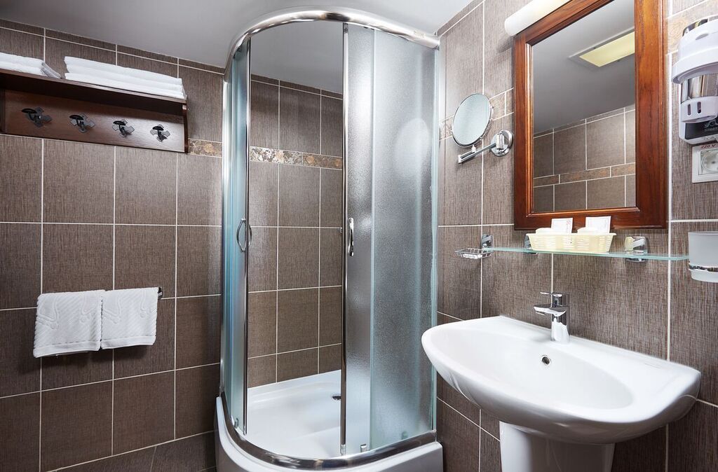 1 bedroom, in-room safe, desk, soundproofing