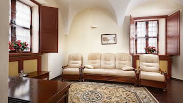 Suite Comfort, 1 camera da letto | 1 camera, una cassaforte in camera, una scrivania, insonorizzazione