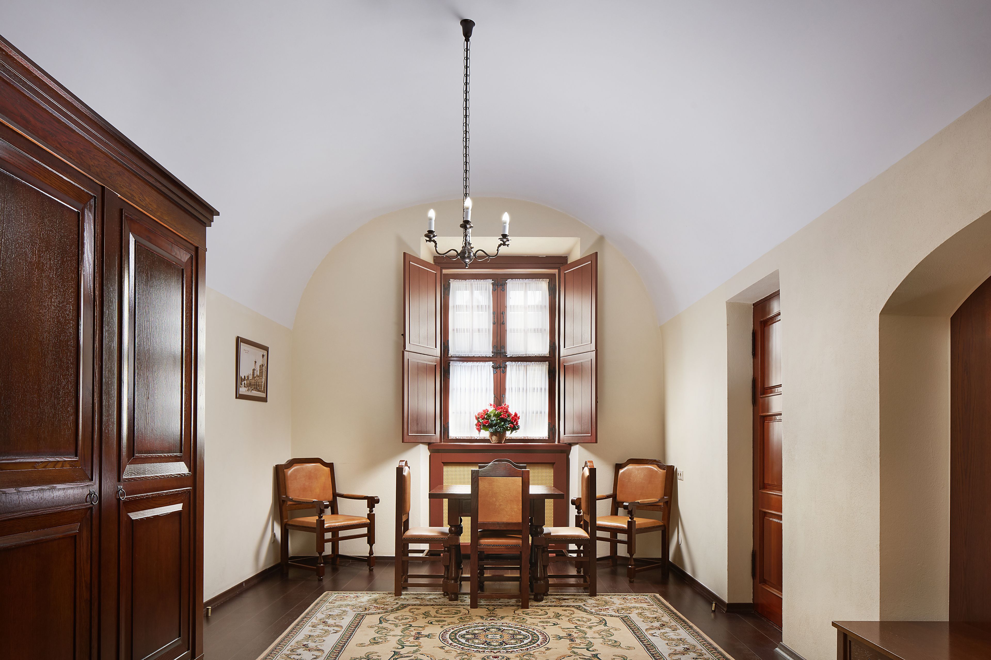 comfort suite, 1 bedroom | 1 bedroom, in-room safe, desk, soundproofing