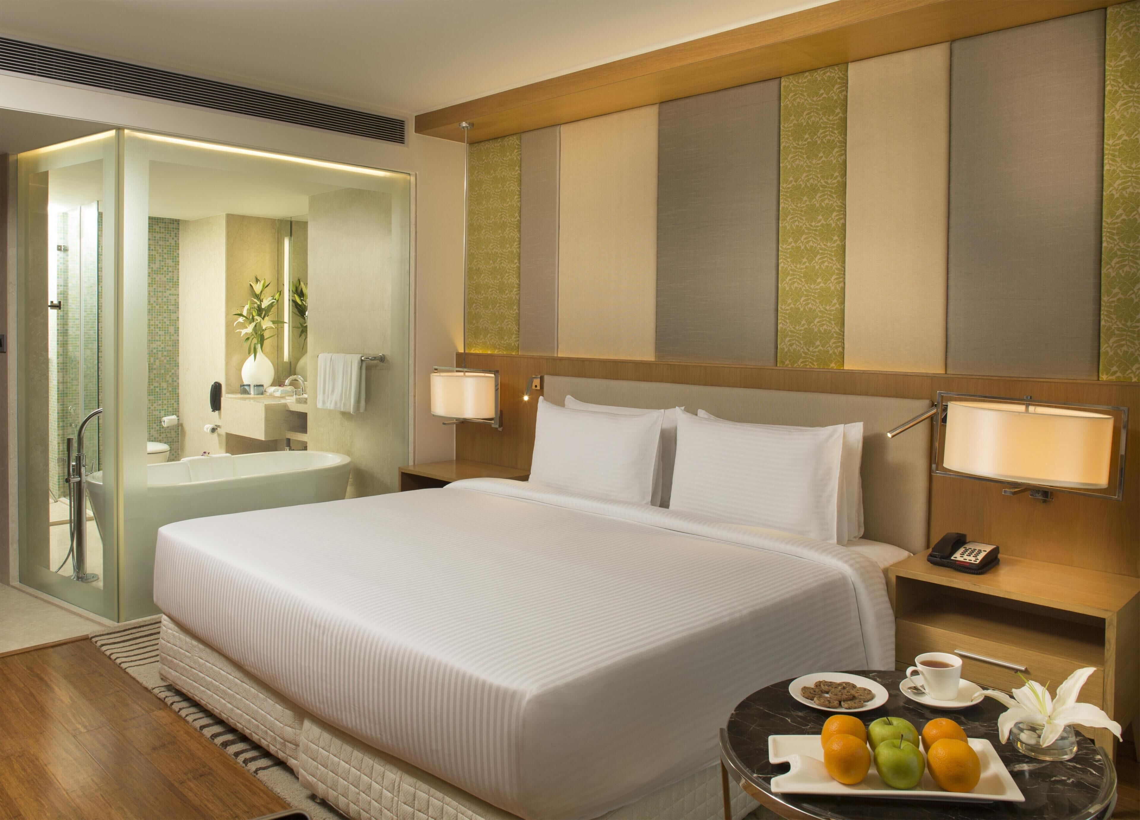 Deluxe Room | 1 bedroom, premium bedding, minibar, in-room safe
