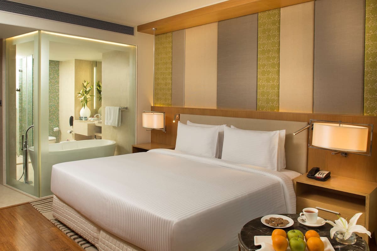 1 bedroom, premium bedding, minibar, in-room safe