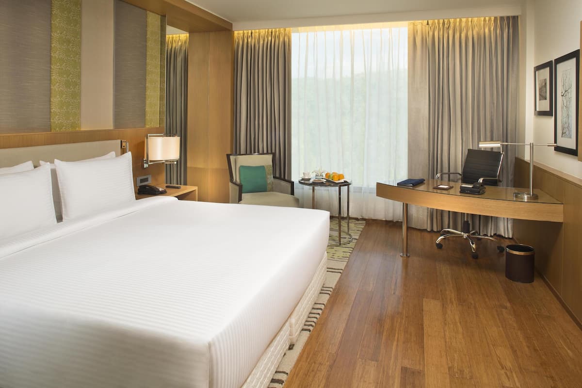 Superior Room | 1 bedroom, premium bedding, minibar, in-room safe