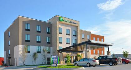 Holiday Inn Express & Suites Oklahoma City Mid - Arpt Area by IHG