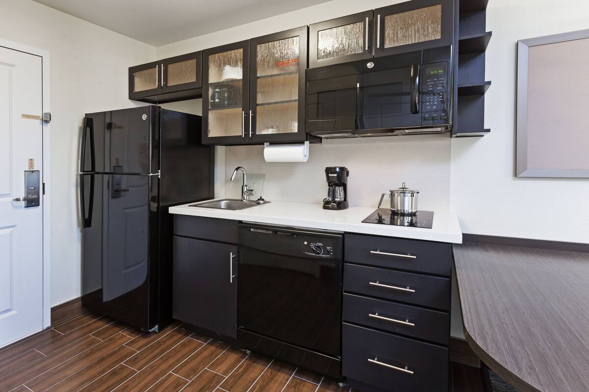 desk, laptop workspace, iron/ironing board, free wifi