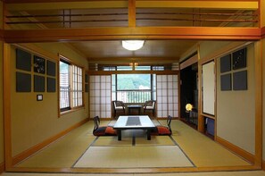 Desk, free WiFi - Tabino Yado Marukyo (Nikko)