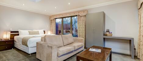 King Luxury Villa | Living room | 40-inch LCD TV with cable channels, TV