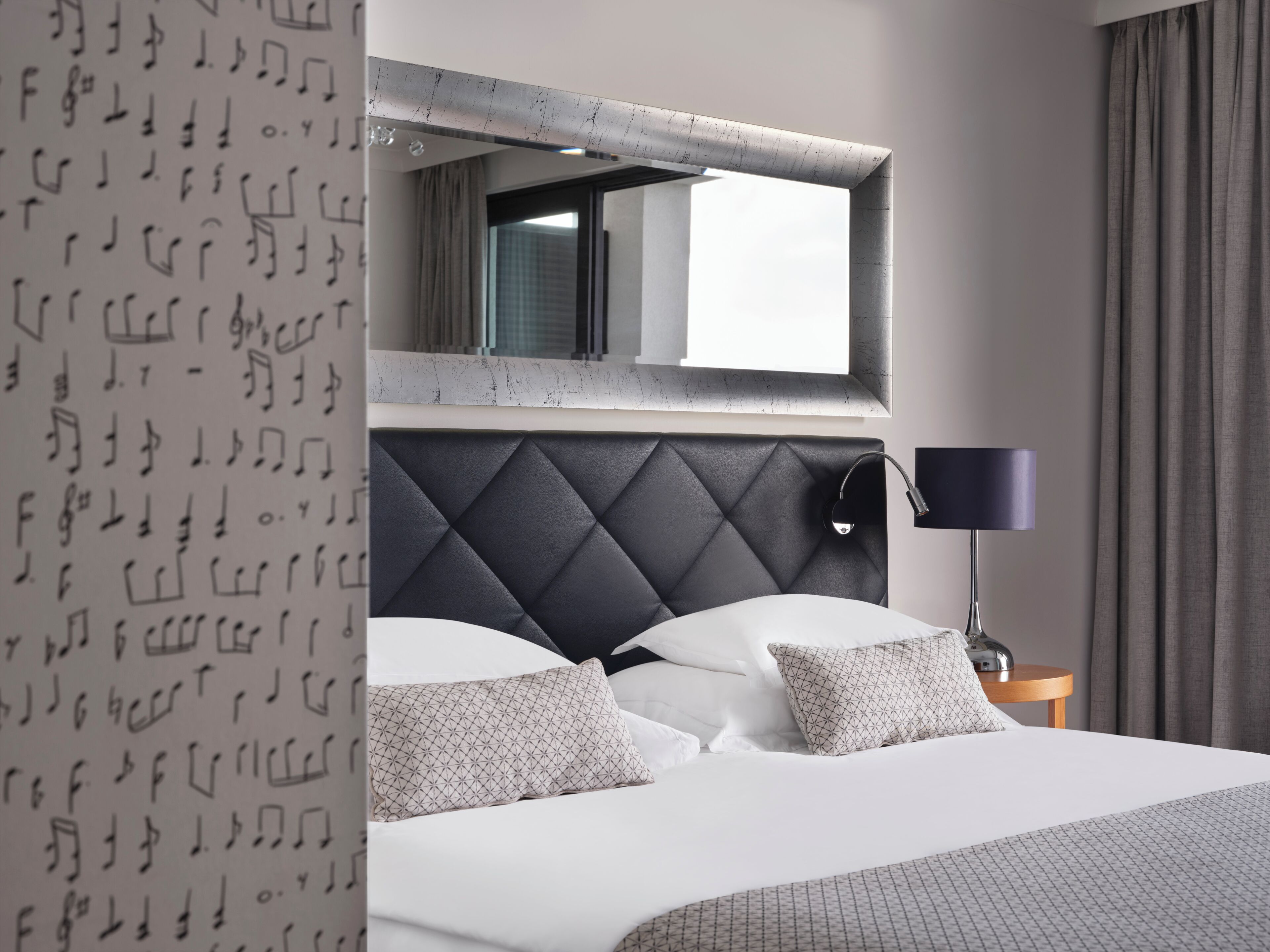 Deluxe Double or Twin Room Sea View and Balcony | Minibar, in-room safe, desk, cribs/infant beds