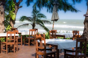 Breakfast, lunch, dinner served; Thai cuisine, beach views 