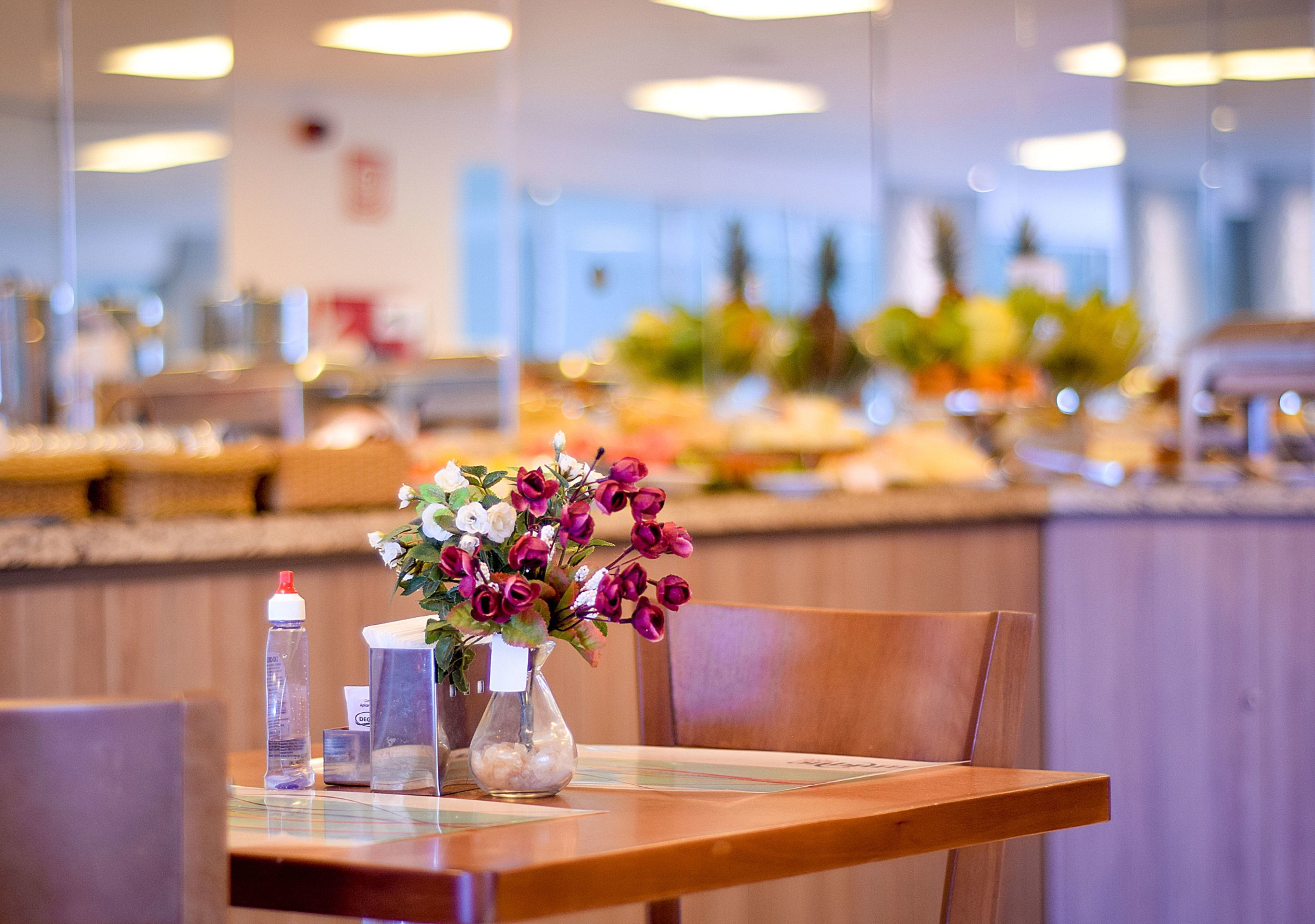 breakfast and lunch served, brazilian cuisine