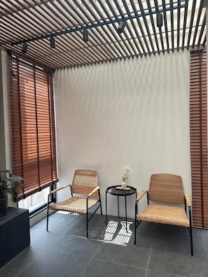 Suite, hot tub, pemandangan laut | Teras/patio