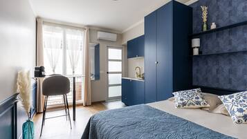 1 bedroom, premium bedding, blackout curtains, soundproofing