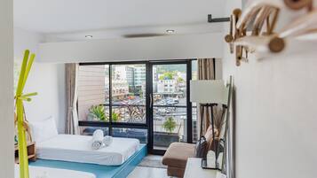Standard Triple Room, Lanai, Tower | Individually decorated, blackout drapes, free WiFi, bed sheets