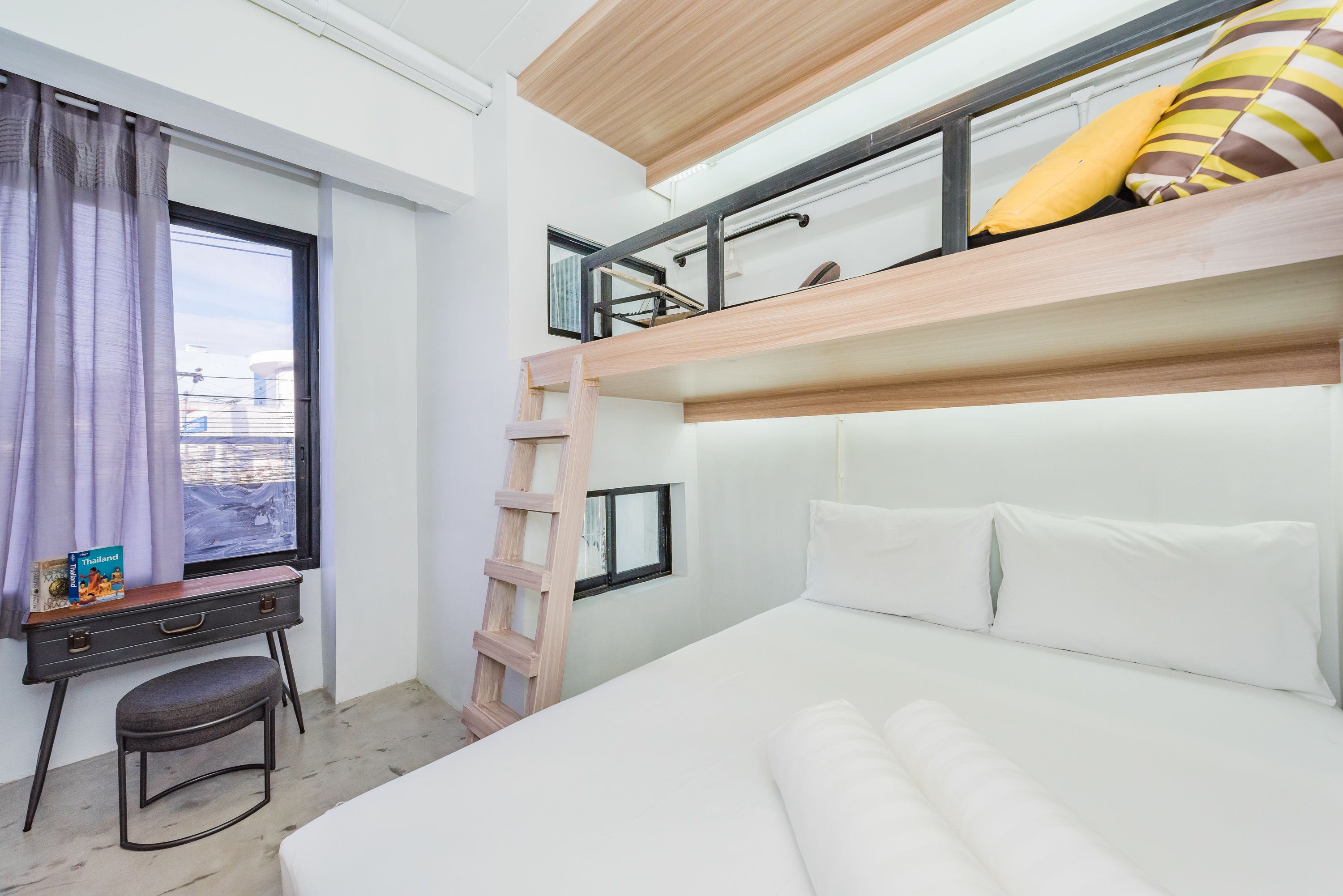 Individually decorated, blackout curtains, free WiFi, bed sheets