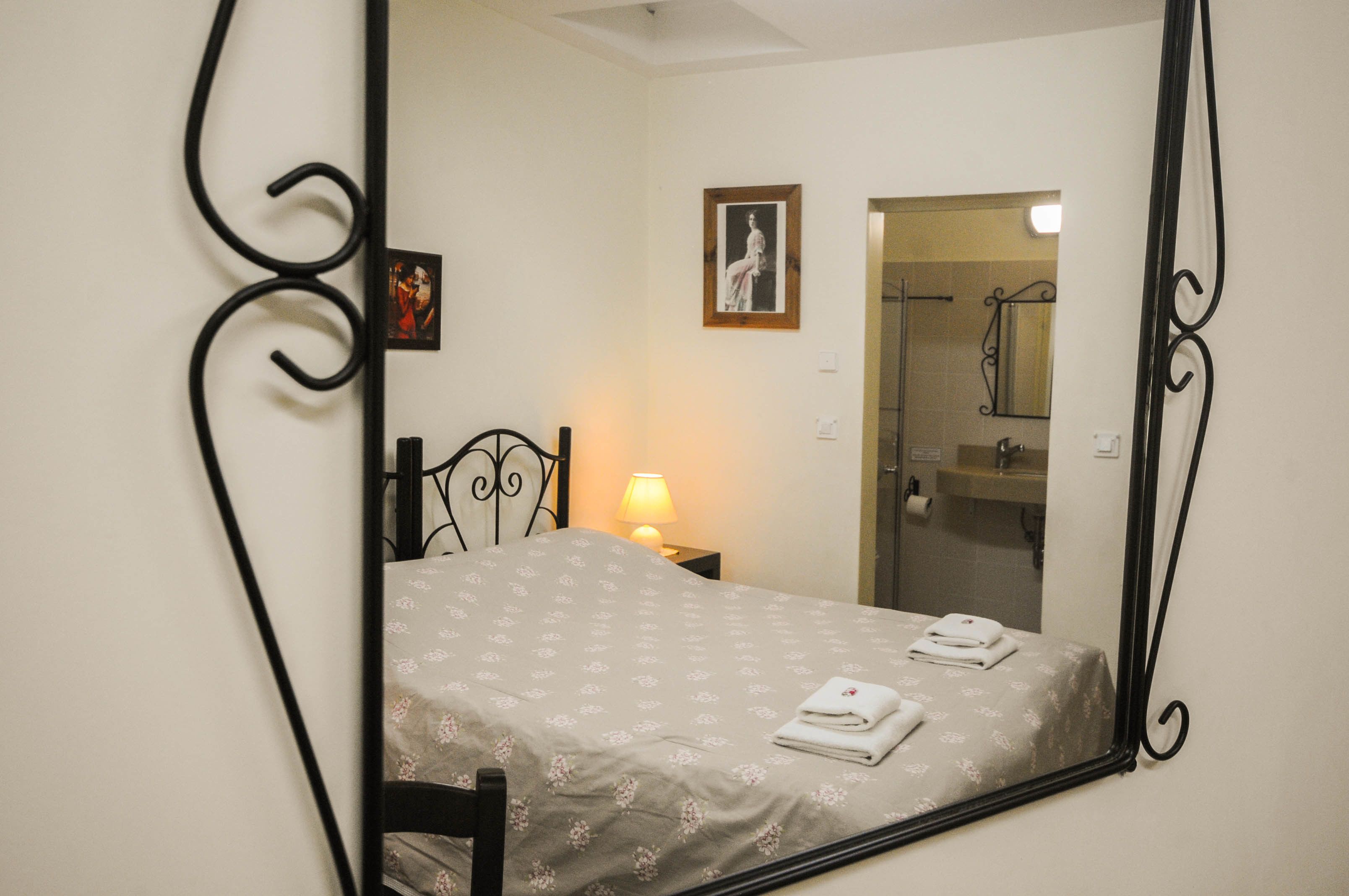 twin room | minibar, desk, cots/infant beds, rollaway beds